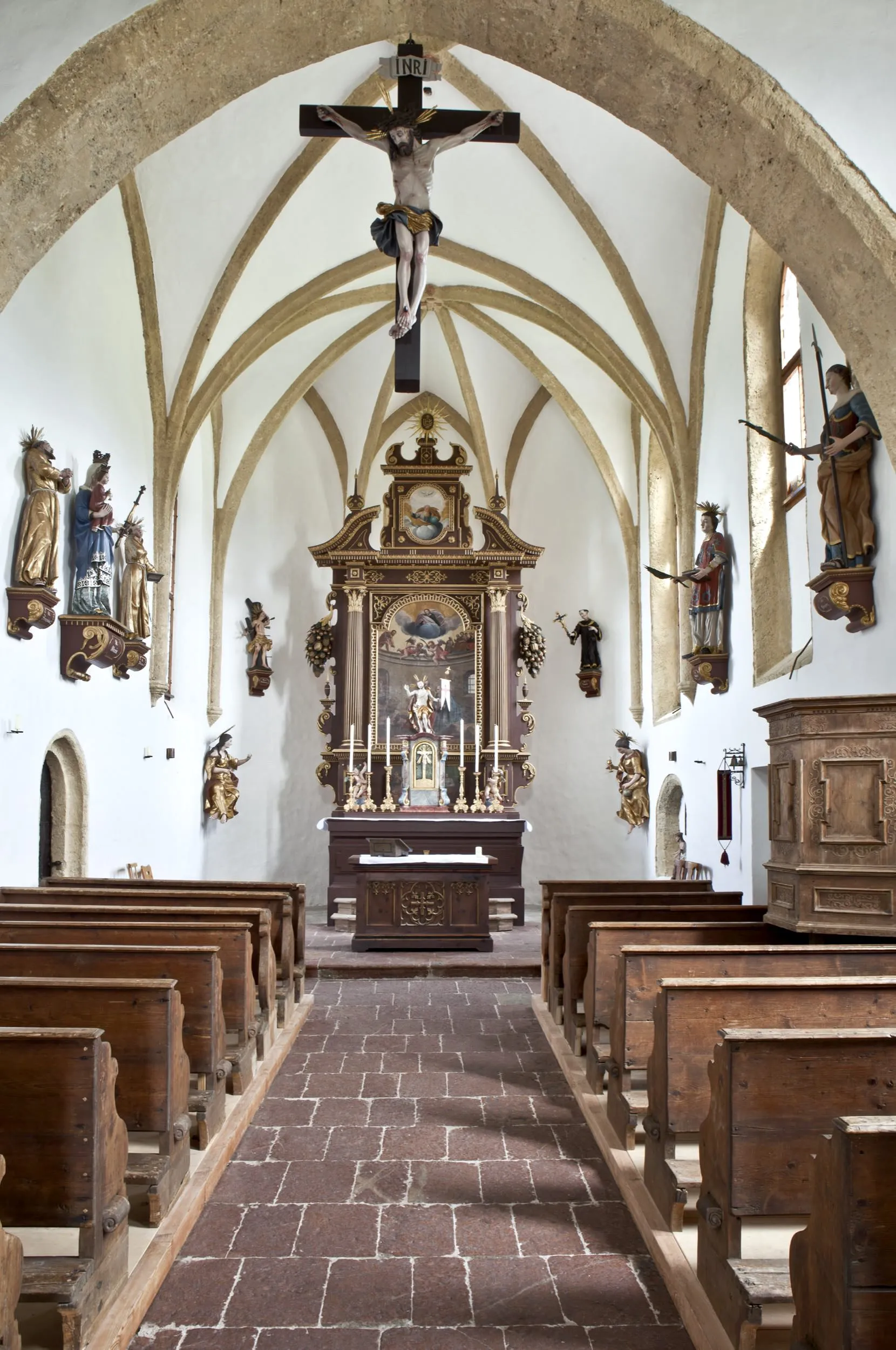 Altar der Filialkirche am Buchberg in Hochformat